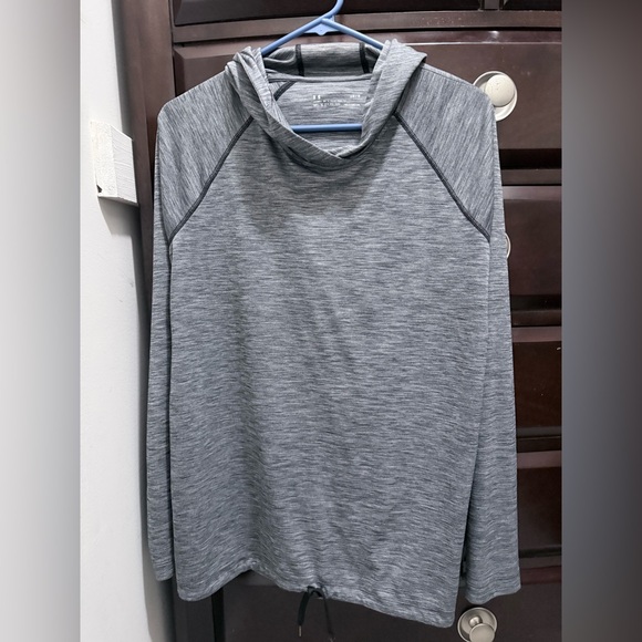 Under Armour Tops - Under Armour Heat Gear hoodie